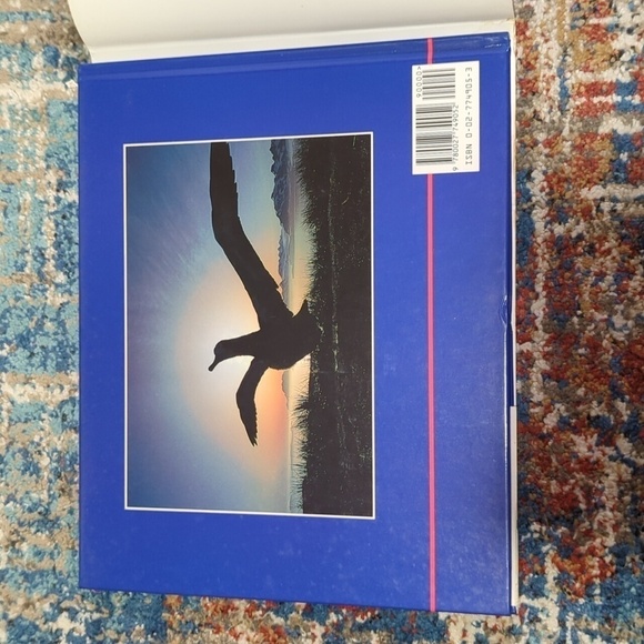 Sally Poncet Antartic Encounter Hardback Book w/Cover - 1995 - Picture 6 of 8